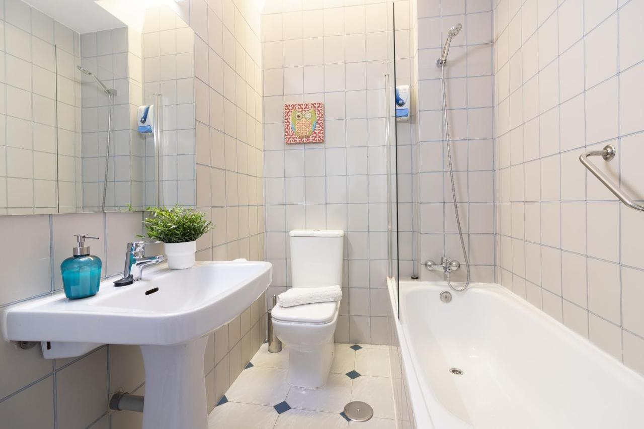 Sea & Wave Pedregalejo Beach Apartment Малага Екстериор снимка