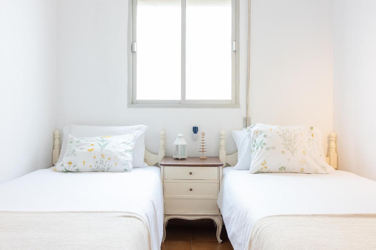 Sea & Wave Pedregalejo Beach Apartment Малага Екстериор снимка