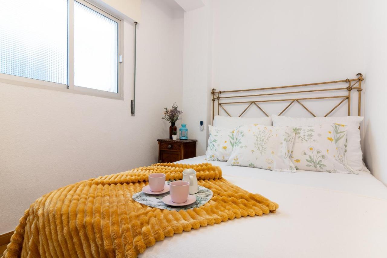 Sea & Wave Pedregalejo Beach Apartment Малага Екстериор снимка
